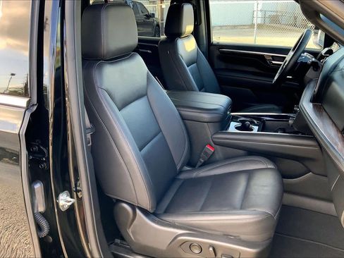 Used 2025 Chevrolet Tahoe LT w/ Comfort Package image 9