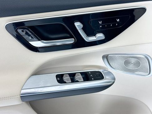 Certified 2026 Mercedes-Benz GLC 300 image 23