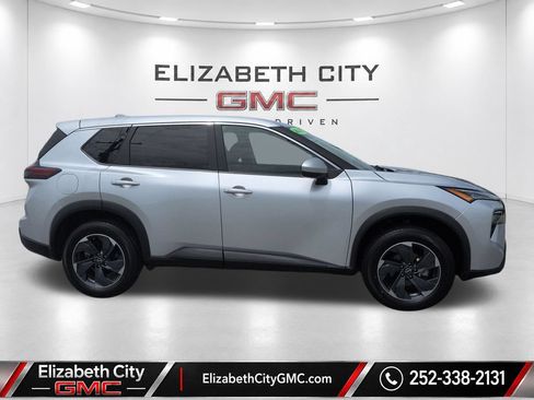 Used 2025 Nissan Rogue SV FWD image 6