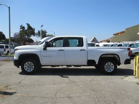 Used 2021 Chevrolet Silverado 2500 W/T image 4