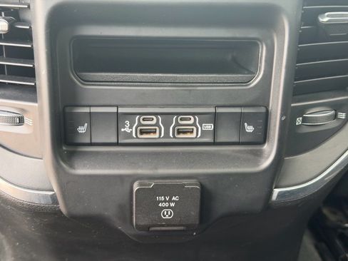 Used 2020 RAM 1500 Laramie AWD/4WD image 7