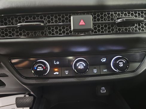 Certified 2024 Honda HR-V LX image 31