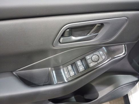 Used 2026 Nissan Rogue S image 32