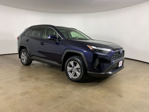 Used 2023 Toyota RAV4 XLE w/ Convenience Package AWD/4WD image 5