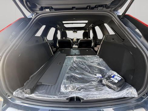 New 2026 Volvo XC60 B5 Plus w/ Protection Package Premier AWD/4WD image 27