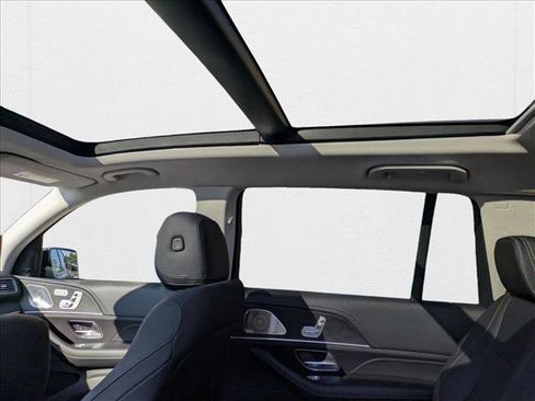 New 2026 Mercedes-Benz GLS 450 4MATIC image 18