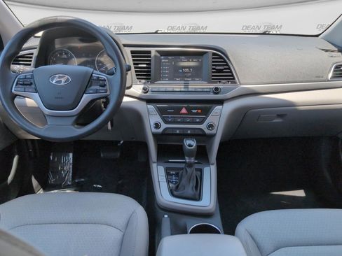 Used 2017 Hyundai Elantra SE FWD image 13