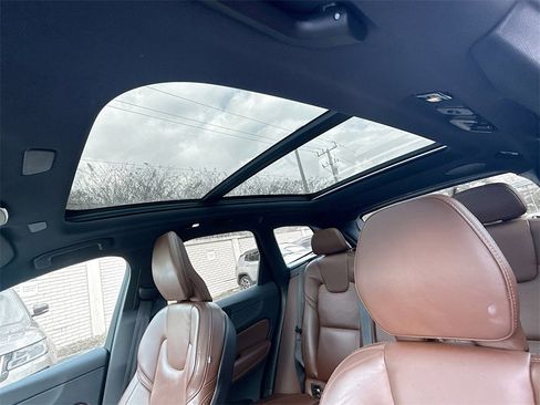 Used 2022 Volvo XC60 B5 Inscription w/ Advanced Package image 24