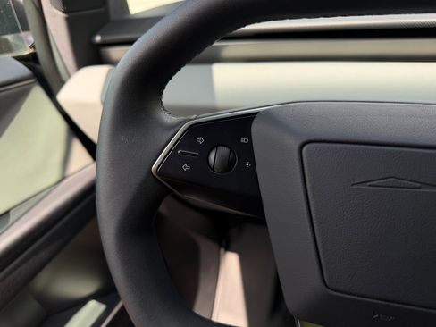 Used 2025 Tesla Cybertruck AWD Crew Cab image 30