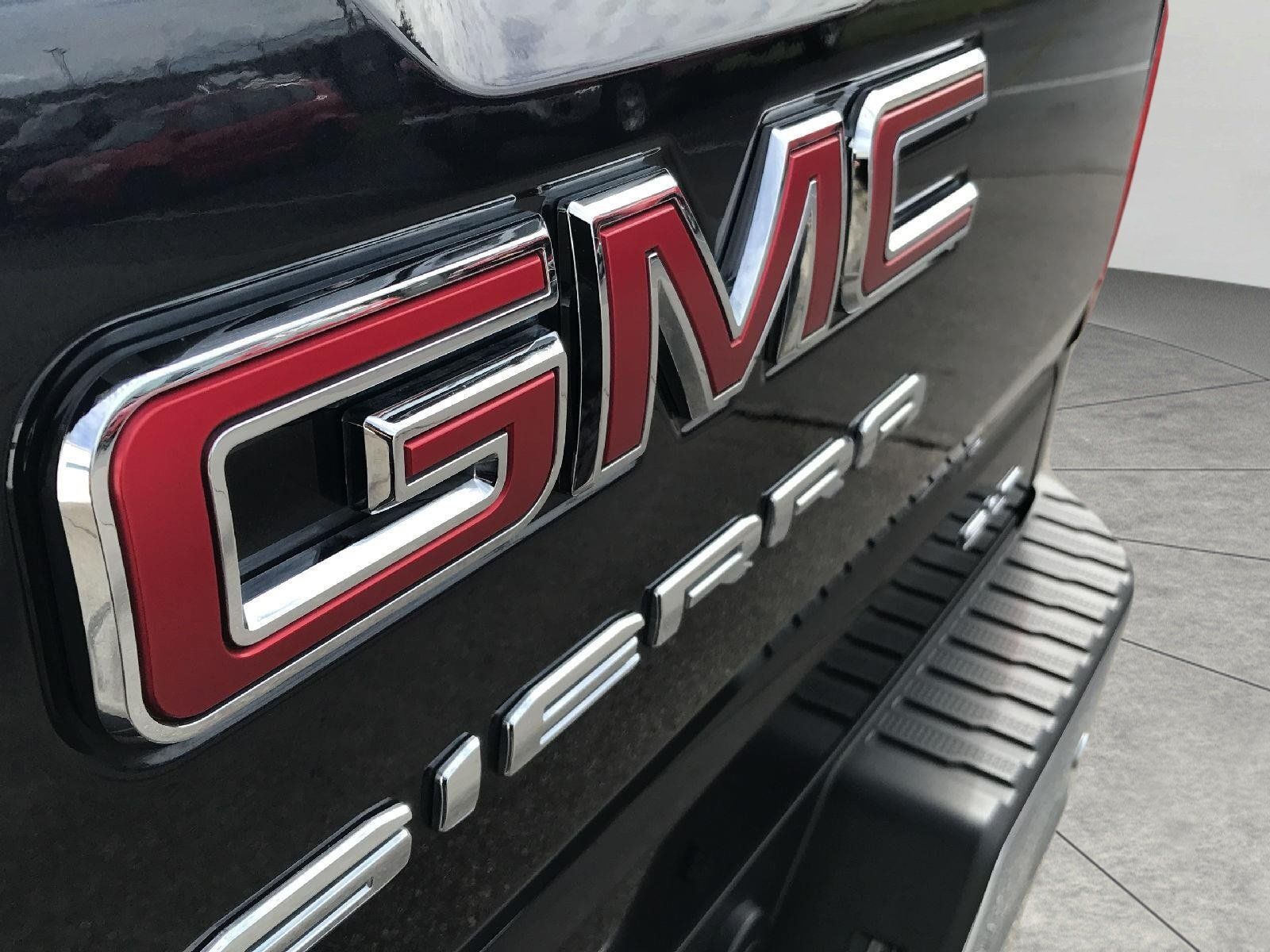 Certified 2023 GMC Sierra 1500 SLT w/ SLT Premium Package AWD/4WD image 25