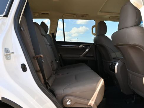 Used 2021 Lexus GX 460 Premium w/ Premium Package AWD/4WD image 21