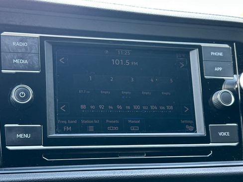 Used 2022 Volkswagen Jetta Sport image 18