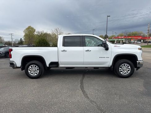 Used 2024 Chevrolet Silverado 2500 LTZ w/ LTZ Premium Package AWD/4WD image 7