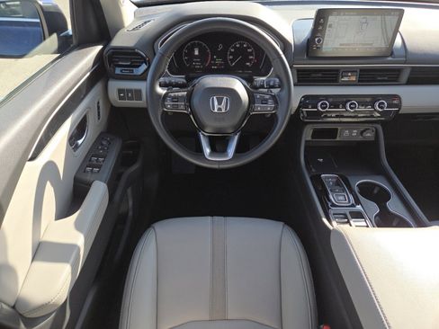 Used 2024 Honda Pilot Touring image 25