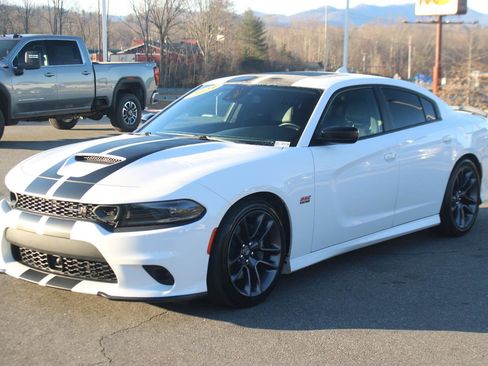Used 2023 Dodge Charger Scat Pack w/ Plus Group image 3