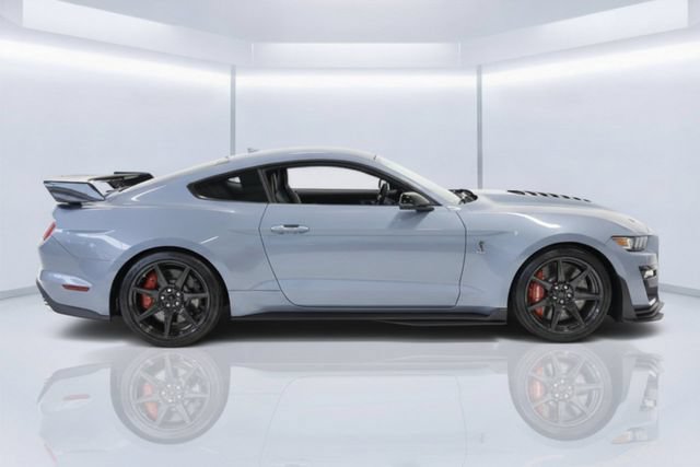 Used 2022 Ford Mustang Shelby GT500 w/ Carbon Fiber Track Pack RWD image 7