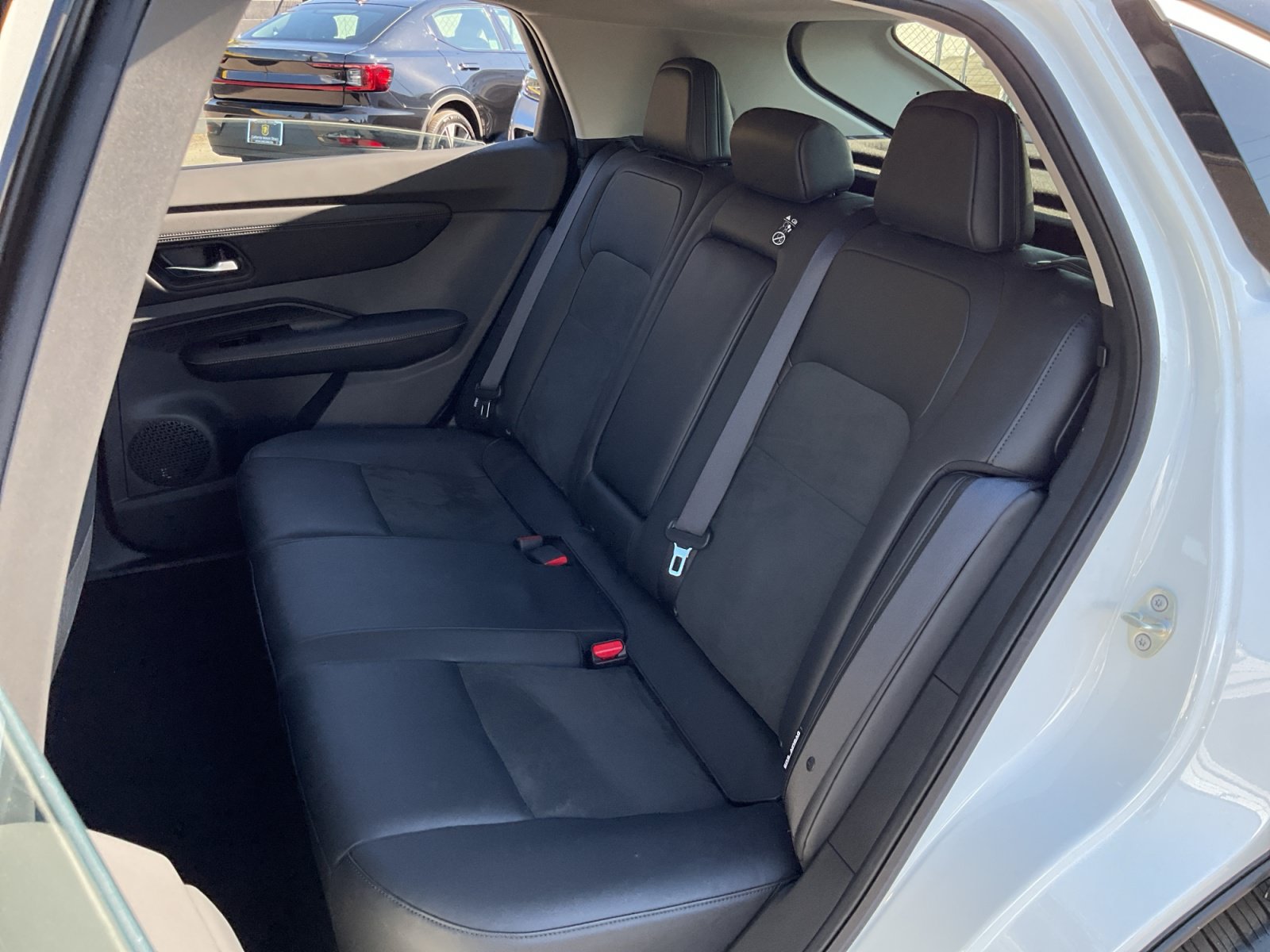 Used 2024 Nissan Ariya FWD image 19