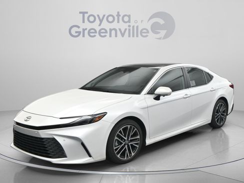 Used 2025 Toyota Camry XLE w/ Premium Plus Package FWD image 1