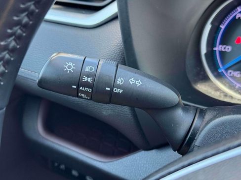 Used 2020 Toyota RAV4 Limited image 21