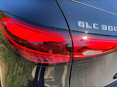 Used 2026 Mercedes-Benz GLC 300 4MATIC image 32