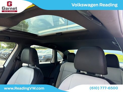 Certified 2021 Volkswagen Jetta R-Line w/ R-Line Cold Weather Package FWD image 21