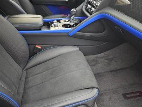 Used 2025 Bentley Bentayga S Black Edition image 5