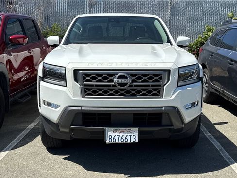 Certified 2023 Nissan Frontier SV w/ SV Premium Package RWD image 3