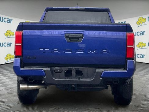 Certified 2025 Toyota Tacoma TRD Off-Road image 5