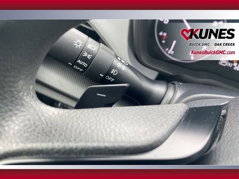 Used 2024 Subaru Crosstrek 2.0i Premium image 16