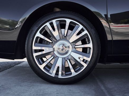 Used 2019 Rolls-Royce Ghost image 18