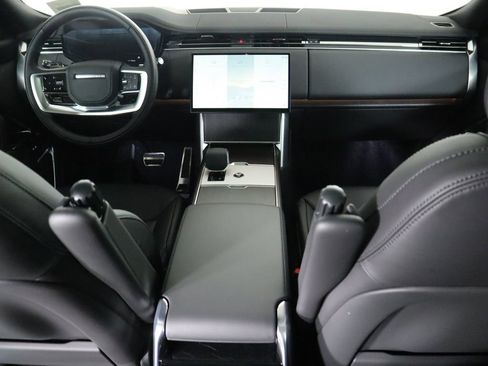 New 2026 Land Rover Range Rover Long Wheelbase SE image 14
