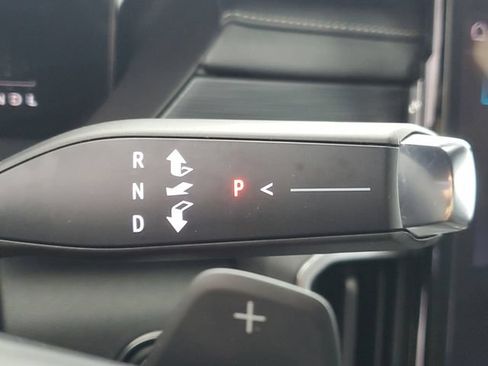 Used 2025 GMC Acadia Elevation FWD image 32