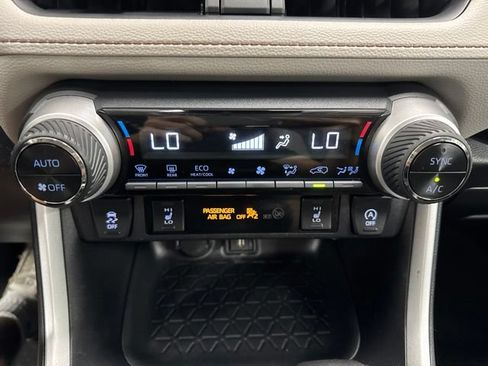 Used 2021 Toyota RAV4 XLE w/ XLE Grade Weather Package AWD/4WD image 38