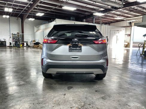 Used 2024 Ford Edge SEL image 7