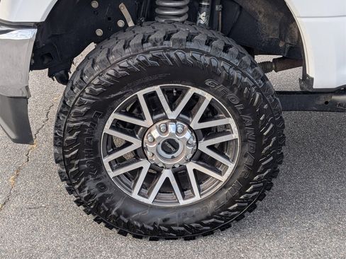 Used 2022 Ford F250 Lariat w/ Chrome Package image 13