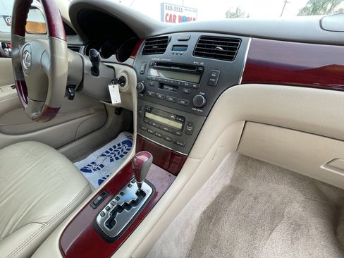 Used 2004 Lexus ES 330 FWD image 27