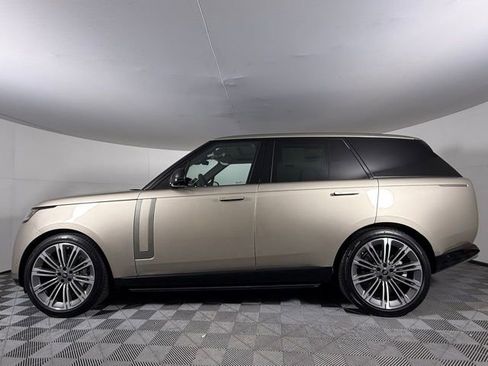 New 2025 Land Rover Range Rover SE image 3