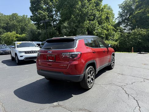 Used 2026 Jeep Compass Limited AWD/4WD image 6