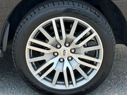 Used 2023 Ford Expedition Limited RWD image 10