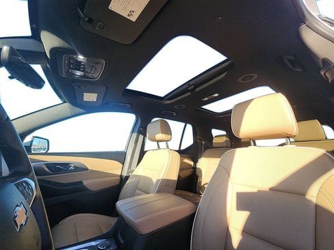 Used 2023 Chevrolet Traverse Premier image 20