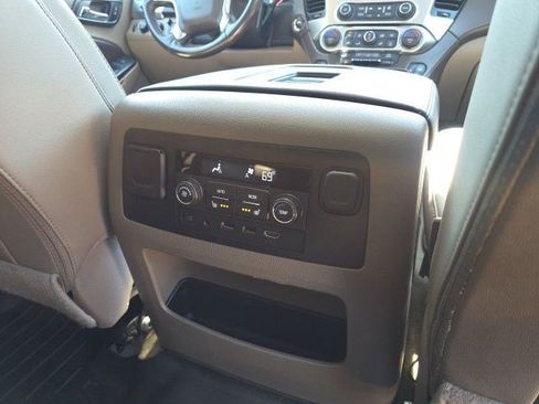 Used 2017 Chevrolet Suburban Premier AWD/4WD image 17