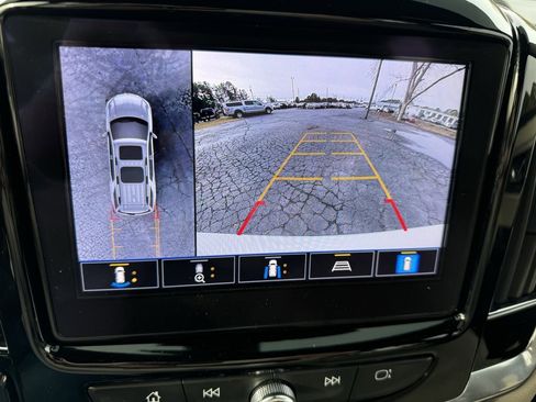 Used 2022 Chevrolet Traverse Premier image 26
