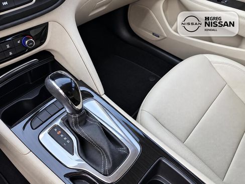 Used 2018 Buick Regal Essence w/ Driver Confidence Package #1 FWD image 11