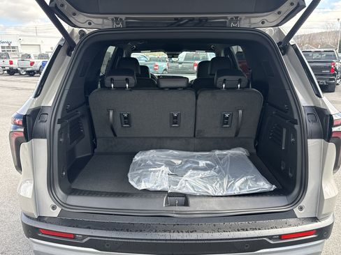New 2026 Chevrolet Traverse Z71 w/ Driver Confidence Package image 5