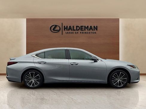 Certified 2023 Lexus ES 350 w/ Premium Package image 7