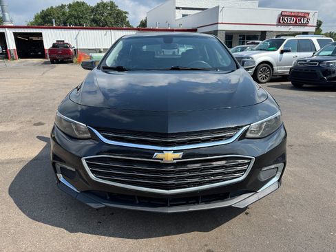 Used 2016 Chevrolet Malibu LT w/ Leather Package FWD image 8