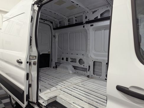 Used 2025 Ford Transit 250 148 High Roof RWD image 7