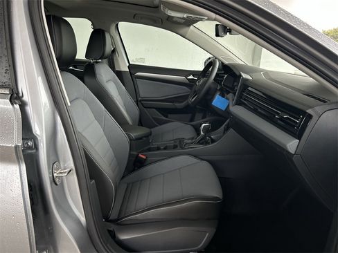 New 2026 Volkswagen Jetta SE image 31