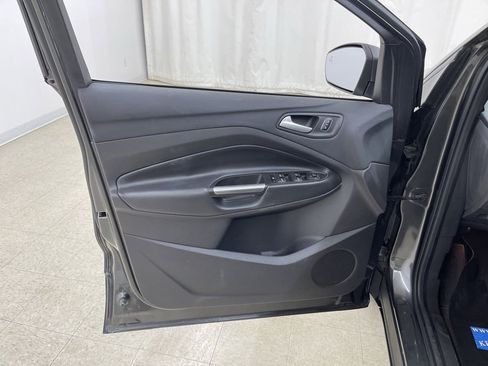 Used 2017 Ford Escape SE w/ Equipment Group 201A image 17