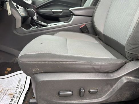 Used 2017 Ford Escape SE image 10